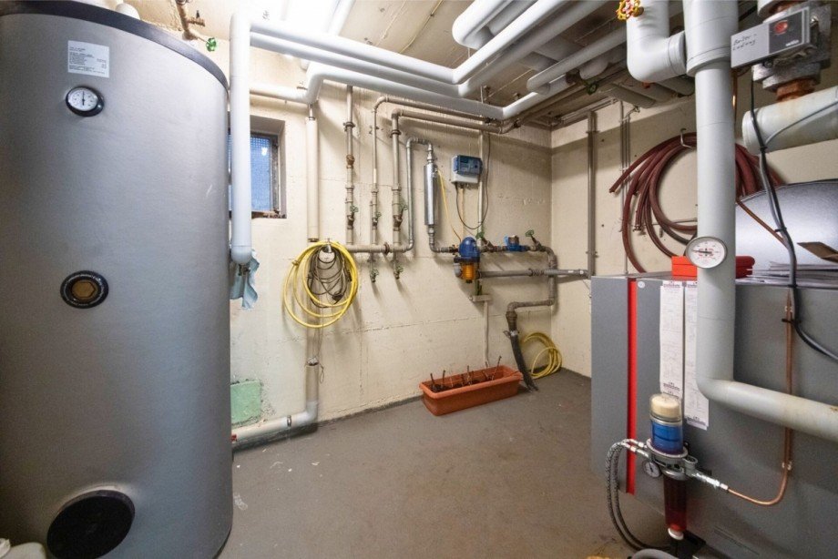 Technikraum mit W�rmespeicher Einfamilienhaus Scheidegg / Lindenau
