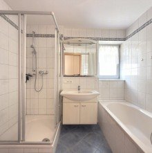 07_Badezimmer Helle Stadtwohnung mit Loggia, Einbauk�che und Aufzug in zentraler Lage