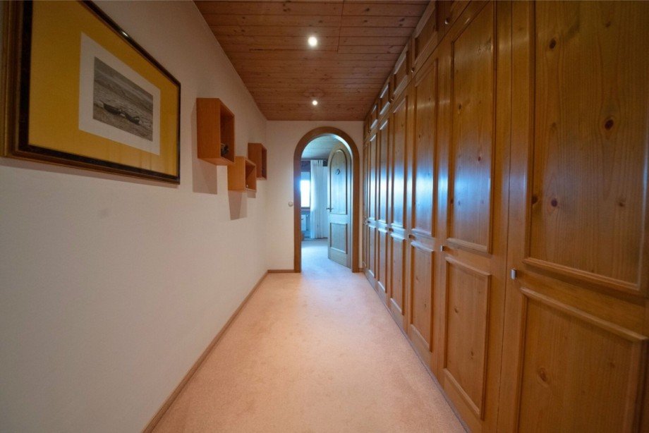 Flur mit raumhohen Einbauschr�nken Einfamilienhaus Scheidegg / Lindenau