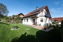 Au�en-Gartenansicht Idyllisches Einfamilienhaus in Achberg