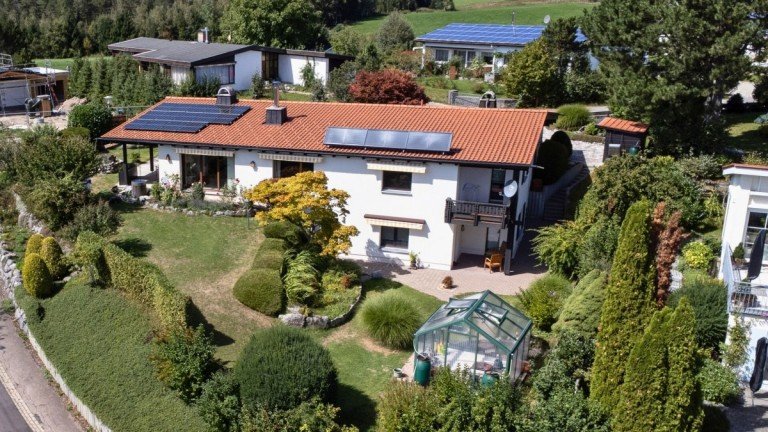 Gartenansicht des Anwesens Scheidegg / Lindenau Einfamilienhaus Ein Haus mit Pers�nlichkeit