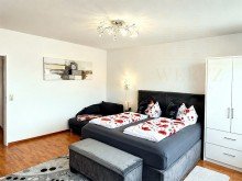 Schlafzimmer 1 Gepflegte Wohnung mit ca. 85 m� Wohnfl�che, Wintergarten und drei Balkonen