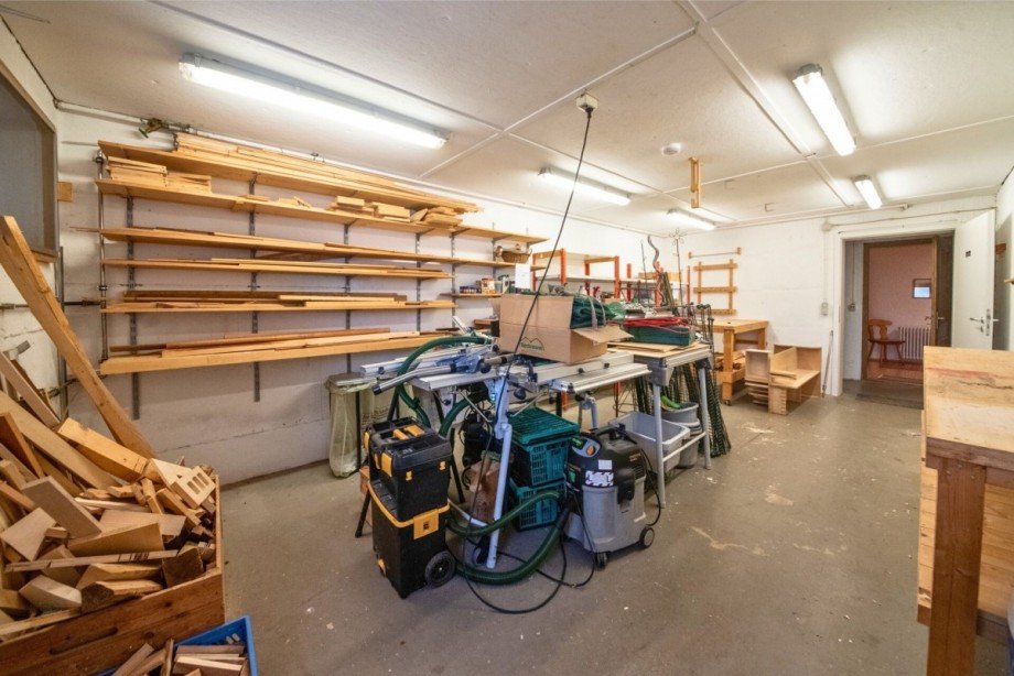 Werkstatt mit umfangreicher Arbeitsfl�che Einfamilienhaus Scheidegg / Lindenau