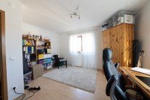 Arbeitszimmer Gro�z�gige, lichtdurchflutete ca. 130 m� Wohnung