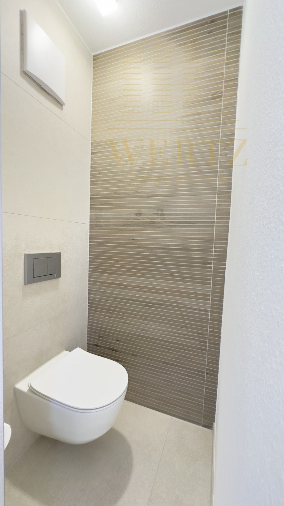 G�ste WC mit Dusche Etagenwohnung Biberach
