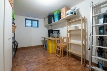 Kellerabteil Gro�z�gige, lichtdurchflutete ca. 130 m� Wohnung